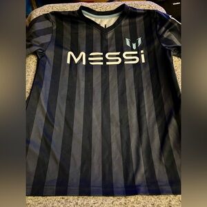 Messi Boys Lifestyle Short Sleeve Top, Loose-fit V-Neck Shirt with Logo M 10/12